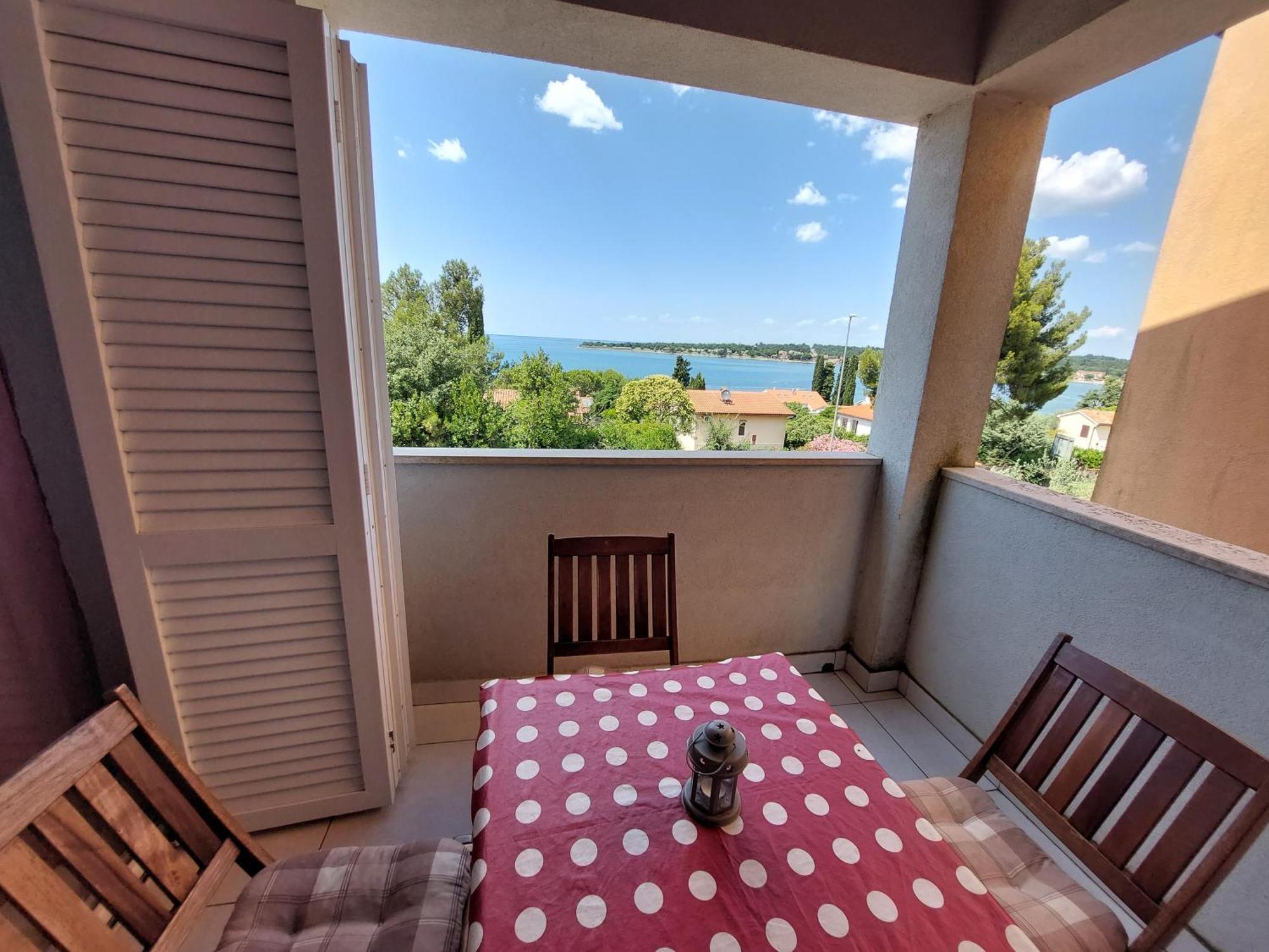 Apartments Henc Novigrad Istria Exteriör bild