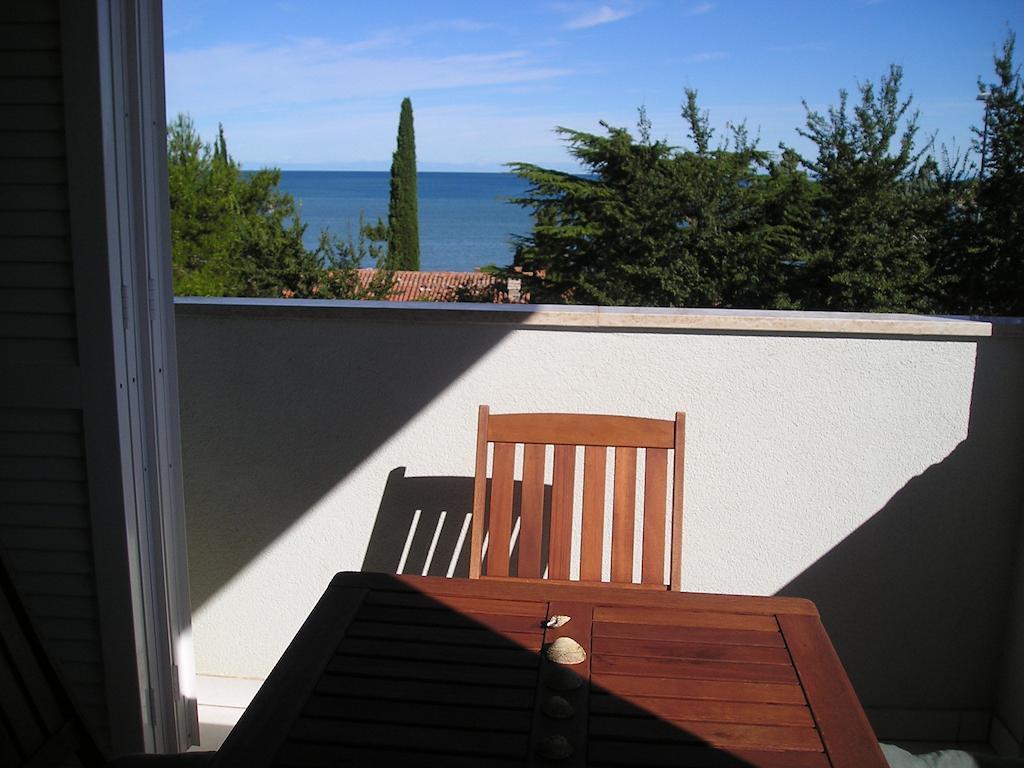 Apartments Henc Novigrad Istria Rum bild